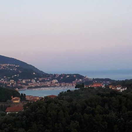 Casa Vacanze P&G. Colline, Mare, Relax La Spezia Ngoại thất bức ảnh